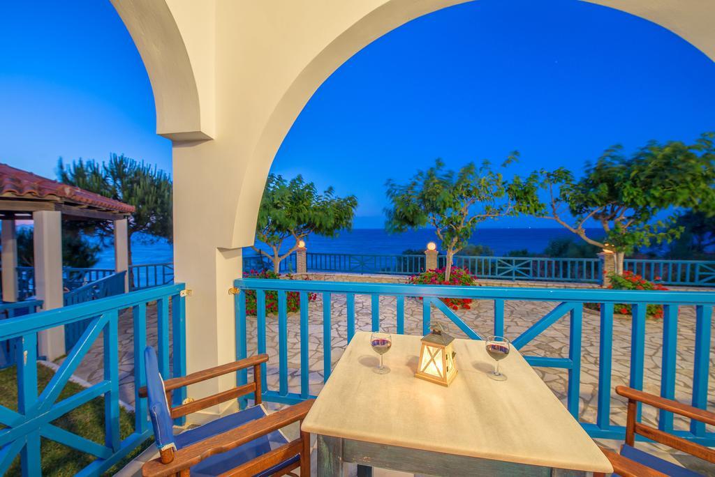 Blue House Apartments Vasilikos  Bilik gambar