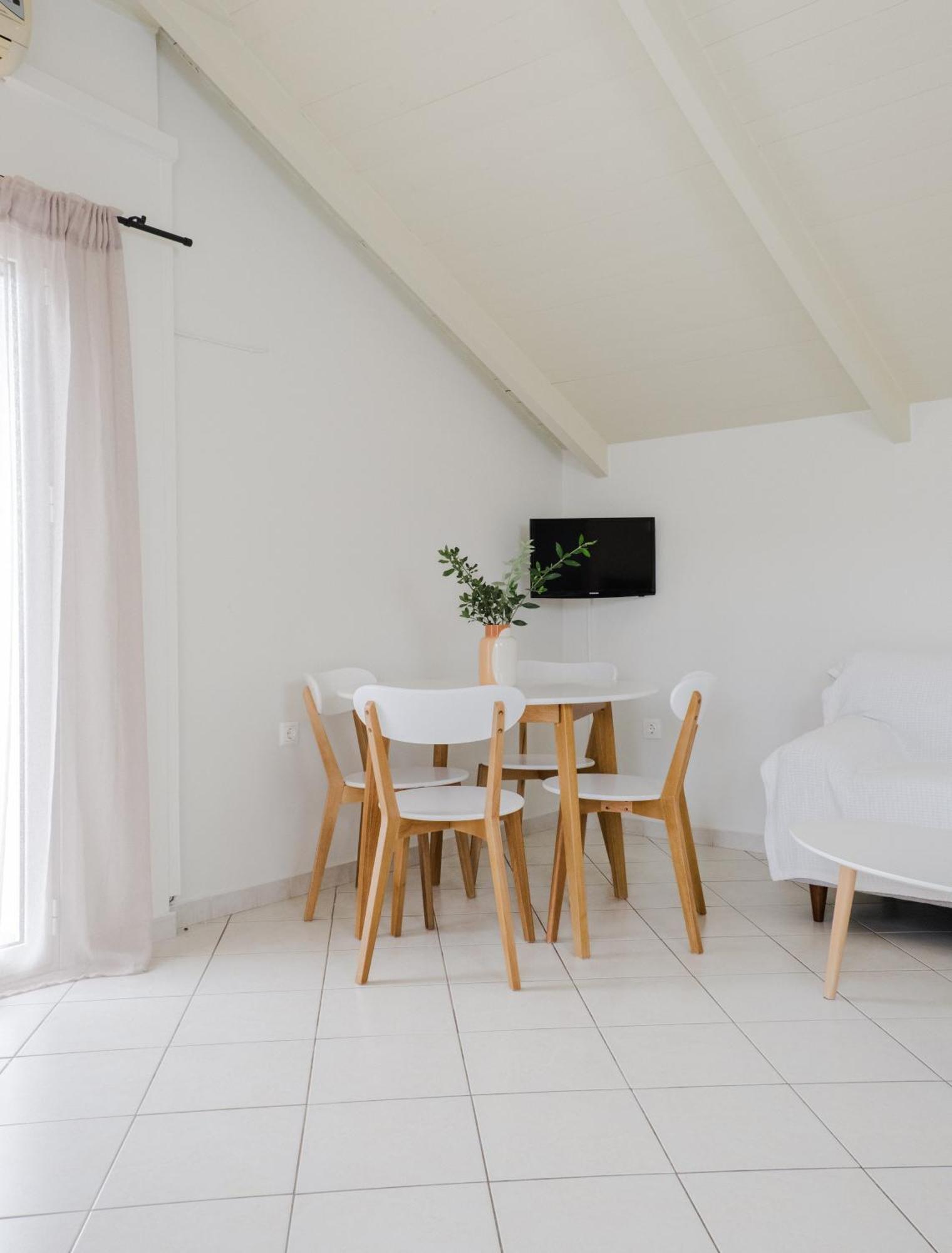 Blue House Apartments Vasilikos  Bilik gambar
