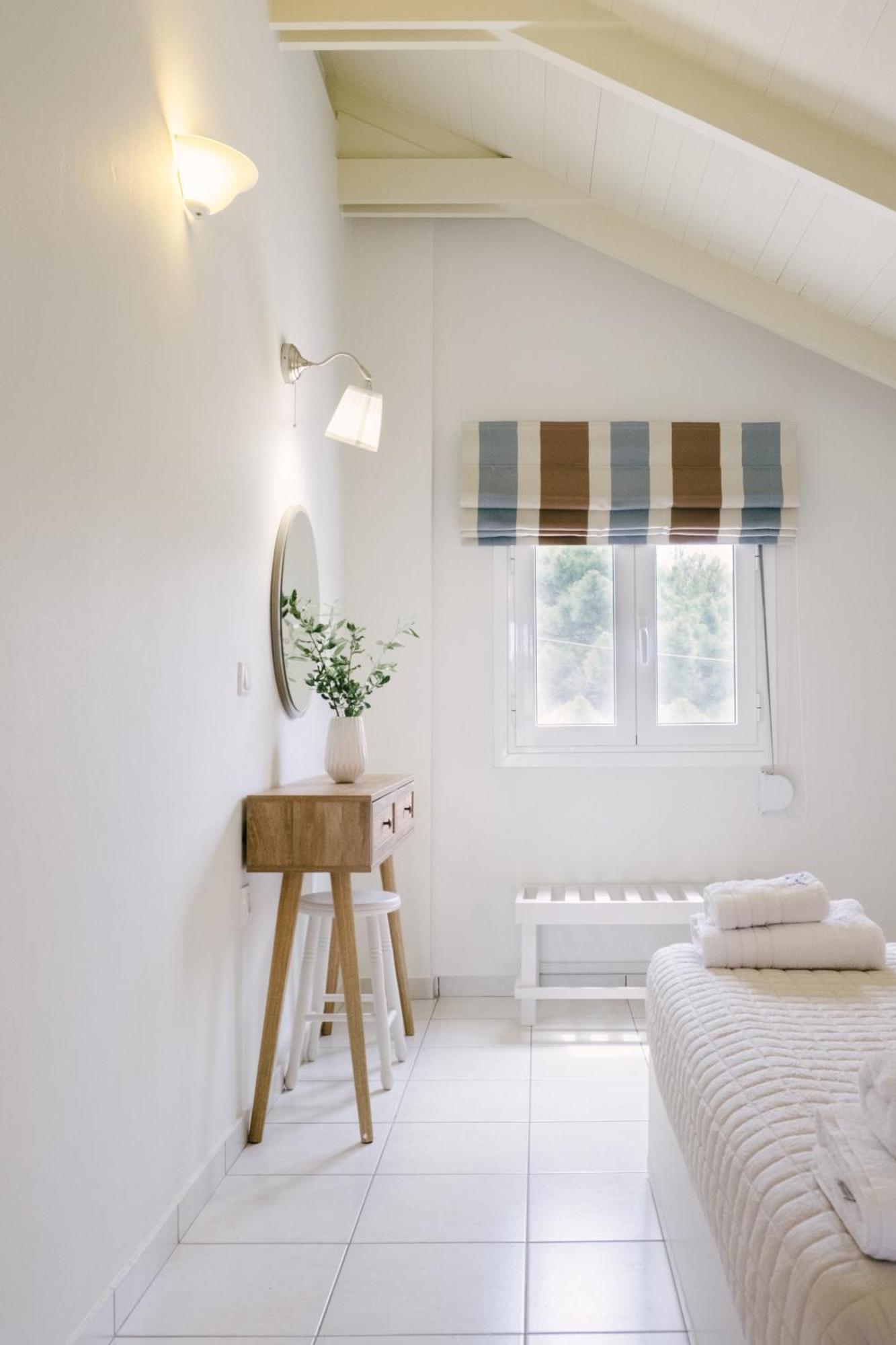 Blue House Apartments Vasilikos  Bilik gambar
